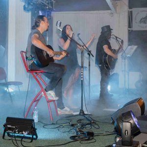 Grimov unplugged vremeplov vratio publiku u bezbrižne osamdesete