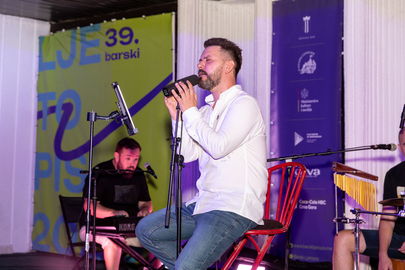 Povratak poslije velike pauze: Stevan Faddy unplugged koncertom najavio novo poglavlje