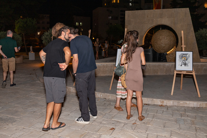 Odjeknuo nesvakidašnji umjetnički performans na bARS-u: U sklopu projekta „Lutum Sacrum“ Joka Lekića publika stvarala kolektivnu skulpturu